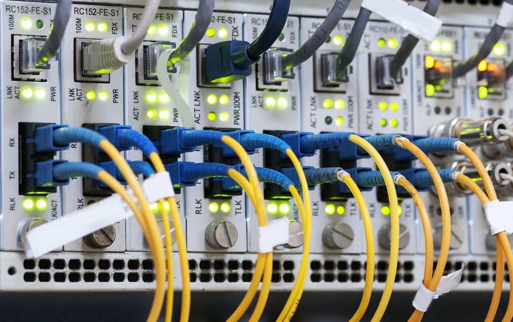 60e55b084727b.jpg 雙線服務器和單線服務器.jpg