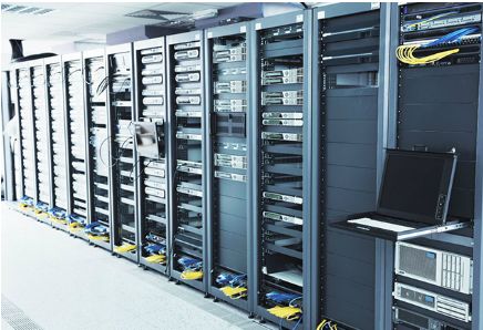 611a03e0b9075.jpg 香港機(jī)房.jpg